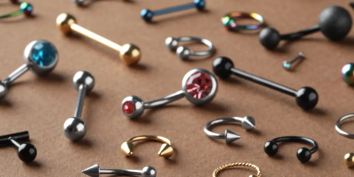 Joyería de piercing de titanio grado implante ASTM F136 y material de esterilización